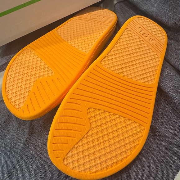 APL Bright Orange Knit Slide Sandals - Picture 4 of 6